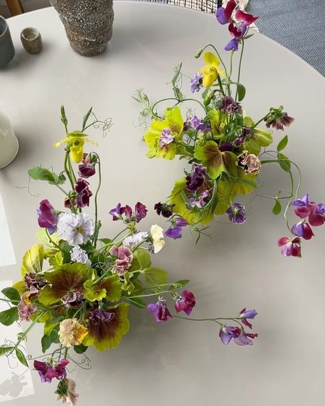 Whimsical Floral Arrangements, Floral Design Ideas, Flower Vase Arrangements, Pansies Flowers, Diy Wedding Flowers, Flower Therapy, April 6, Beautiful Flower Arrangements, Botanical Wedding