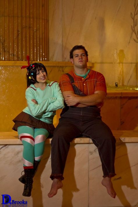 wreck it ralph and vanellope von schweets costume / cosplay Nerd Couple Halloween Costumes, Wreck It Ralph And Vanellope Costume, Unique Couples Halloween Costume Ideas 90s, Wreck It Ralph And Vanellope, Wreck It Ralph Cosplay, Alcohol Cakes, Ralph And Vanellope, Vanellope Cosplay, Wreck It Ralph Costume