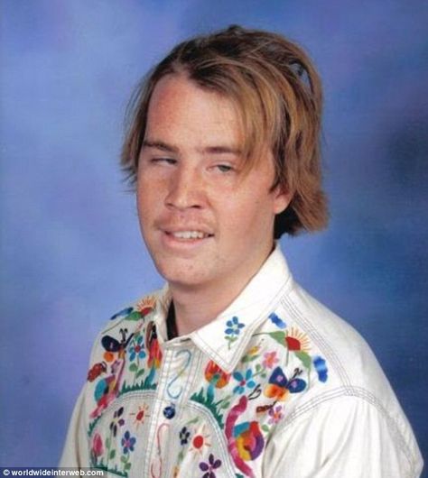 The world's WORST high school yearbook photos............;] Bad School Pictures, High School Yearbook Photos, Funny Yearbook, Peaches Geldof, Funny School Pictures, Awkward Photos, Yearbook Pictures, Bad Haircut, Bad Photos