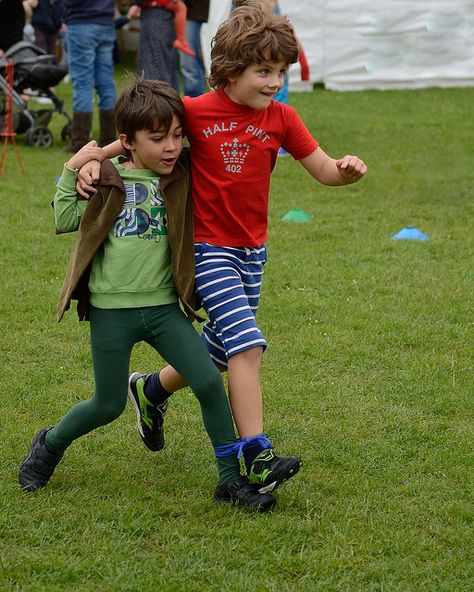 Three-Legged Race - proof that the simpler the game, the more OMG it is Three Legged Race, 3 Legged Race, Leavers Party, Field Day Games, Relay Games, Head Games, Interpersonal Communication, Relay Races, Adult Party Games