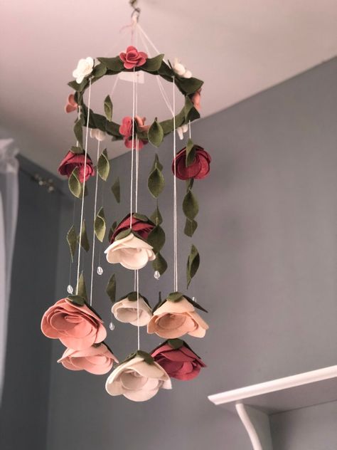 Flower Girl Room, Mobile Garden, Neutral Baby Gifts, Flower Mobile, Girl Room Decor, Felt Roses, Cute Bedroom Decor