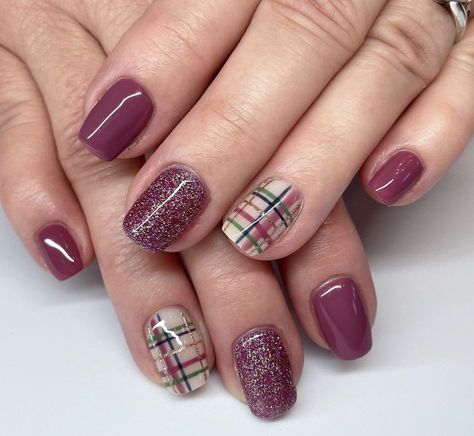 Nail Ideas For Disney, Fall Dip Nails, Nails Gels, Plaid Nail Designs, Hair Dues, Plaid Nail Art, Plum Nails, Pink Nail Art Designs, Xmas Nail