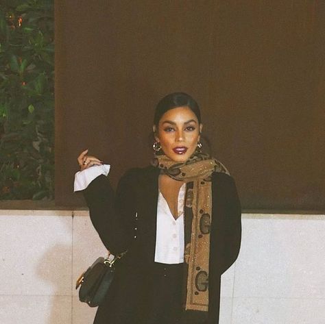 🔮Vanessa Hudgens🔮 on Instagram: "I love the holidays 🥰🎄" Vanessa Hudgens Style 2024, Vanessa Hudgens 2024, Vanessa Hudgens Home, Vanessa Hudgens Aesthetic, Vanessa Hudgens Makeup, Vanessa Hudgens Hair, Vanessa Hudgens Outfits, Stella Hudgens, Style Themes