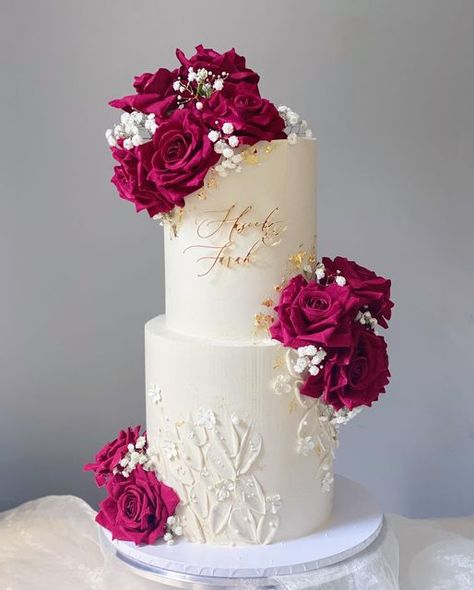 Red Flower Wedding Cake, Red Colour Cake Design, White Cake Red Roses, Wedding Cake Red Flowers, Nikah Inspiration, Tier Cake Designs, Red Flower Cake, White And Red Wedding Cake, Red And White Cake