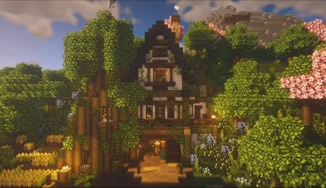 Overgrown Aesthetic, Overgrown Cottage, Aesthetic Minecraft House, Cottage Minecraft, Minecraft Garden, Aesthetic Minecraft, Minecraft Cottage, Minecraft Medieval, Minecraft Architecture