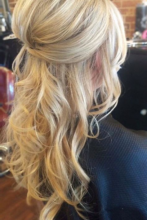 Swooning over that half up half down look. Stay tuned for more glam inspo, and let me know below. Blonde Blowout, Romantic Braid, Beautiful Bridal Hair, Vintage Waves, Boho Twists, Bridal Hair Inspiration, Elegant Wedding Hair, Wedding Hairstyles Half Up Half Down, Wedding Look