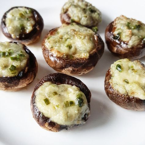 Blue Cheese Stuffed Mushrooms Blue Cheese Stuffed Mushrooms, Cheese Images, Blue Cheese Chicken, Mushroom Appetizers, Cheese Stuffed Mushrooms, Stuffing Ingredients, Blue Cheese Sauce, Stuffed Mushroom, Stuffed Portabella Mushrooms