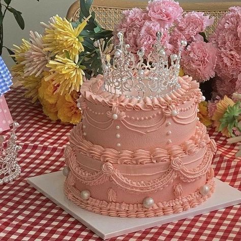 Heart Cake Designs, Vintage Cake Decorating, Vintage Heart Cake, Vintage Birthday Cakes, 16 Birthday Cake, Pink Birthday Cakes, Simple Cake Designs, Funny Birthday Cakes, Cake Decorating Ideas