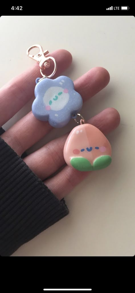 Clay Keychains Polymer, Aesthetic Clay Earrings Ideas, Handmade Keychains With Clay, Key Chains Diy Handmade Clay, Clay Keychain Cute, Aesthetic Clay Keychain, Handmade Clay Keychains, Clay Keychain Ideas Aesthetic, Clay Keychain Aesthetic