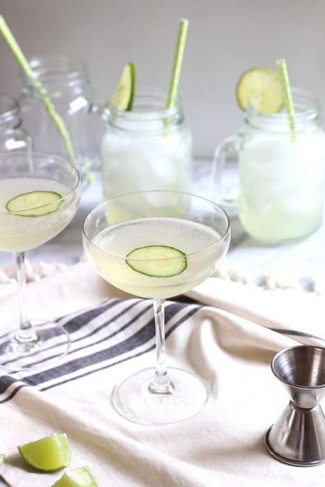 Dill Pickle Vodka, Recipes Using Dill, Pickle Vodka, Cucumber Vodka, Vodka Ice, Vodka Mixes, Vinegar Cucumbers, Garlic Infused Olive Oil, Large Glass Jars