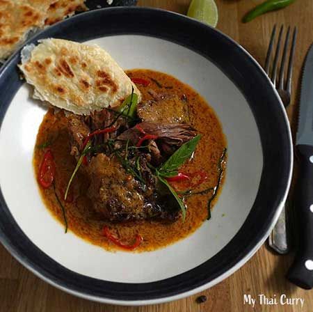 Beef Short Ribs in Panang Curry Sauce Cooking Beef Ribs, Panang Curry Paste, Short Ribs Slow Cooker, Pork Curry, Panang Curry, Slow Cooker Ribs, Slow Cooked Meat, Beef Curry, How To Cook Beef