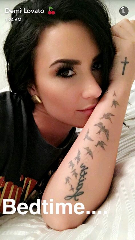 Demi Lovato Demi Lovato Tattoos, S Tattoos, Tattoo Feminina, New Tattoo, S Tattoo, Demi Lovato, Beautiful Tattoos, Cute Tattoos, New Tattoos