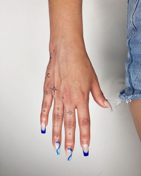 Hand Tattoo Inspiration, Dr Tattoo, Small Finger Tattoos, Hand And Finger Tattoos, Hand Poked Tattoo, Small Hand Tattoos, Dainty Tattoos, Baby Tattoos, Dope Tattoos