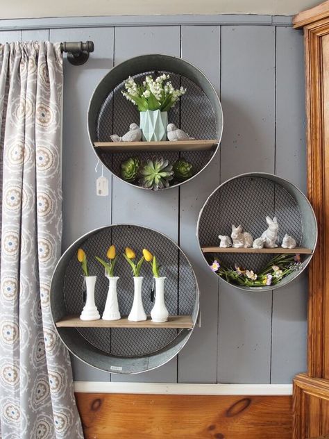 Round Hanging Mesh Backed Shelf Round Wall Shelves, Galvanized Metal Wall, Metal Wall Planters, Hanging Wall Planters, Round Shelf, Wall Decor Ideas, Wall Planter, Metal Shelves, Rustic Furniture