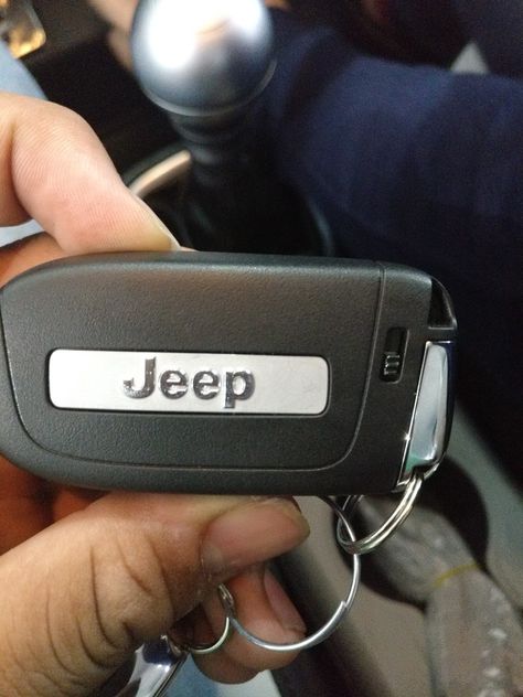 Jeep Compass Key Jeep Car Keys, Jeep Keys, Black Jeep, Jeep Rubicon, Car Goals, Getaway Car, Jeep Cars, Jeep Renegade, Jeep Compass