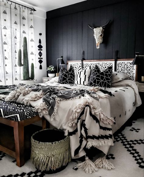 Black And White Bedroom, Western Bedroom Decor, Western Rooms, Western Bedroom, Decor Western, Casa Country, Black And White Decor, Western Home Decor, Remodel Bedroom