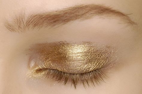 Gold Eyeliner, Jaime Lannister, Cersei Lannister, Gold Eyeshadow, Gold Aesthetic, Kesha, Maquillage Halloween, Color Oro, Makeup Art