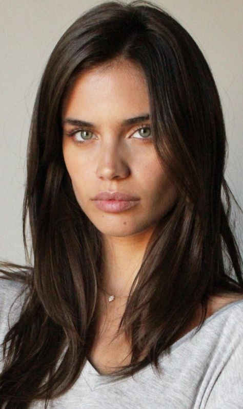 Sara Sampaio Hairstyle, Sarah Sampaio, Sara Sampaio Aesthetic, Sara Sampaio Makeup, Sara Sampaio Photoshoot, Sara Sampaio Face, Sara Sampaio Red Dress, Vs Angels, Vs Models