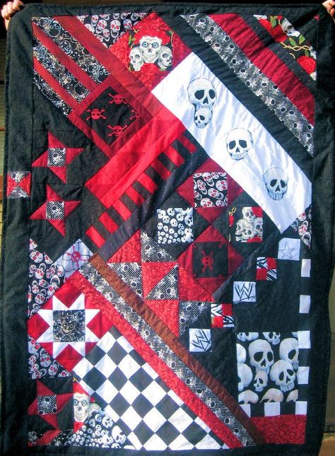 goth quilt | Goth" quilt I made for my daughter Gothic Quilt Ideas, Goth Quilt Patterns, Witchy Quilt Pattern, Goth Sewing Projects, Goth Sewing Patterns, Goth Quilt, Gothic Quilt, Goth Sewing, Pirate Quilt