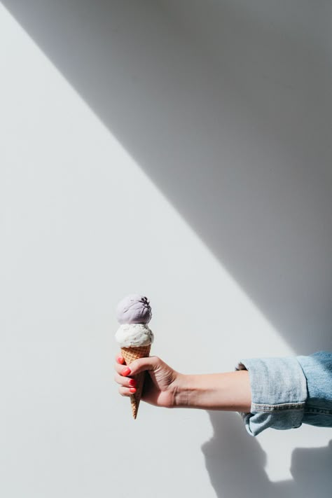 Ice Cream Lifestyle Photography, Ice Cream Shoot, Ice Cream Shop Photography, Ice Cream Editorial, Ice Cream Shop Photoshoot, Ice Cream Food Photography, Jenis Ice Cream, Ice Cream Instagram, Ice Cream Photoshoot