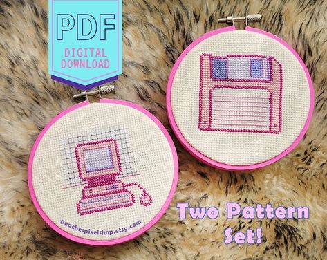 PeachesPixelShop - Etsy Computer Cross Stitch, Floppy Disk Crafts, Cross Stitch Mini Patterns, Gamer Cross Stitch, Mini Computer, Retro Computer, Floppy Disk, Box Patterns, Stitch Art