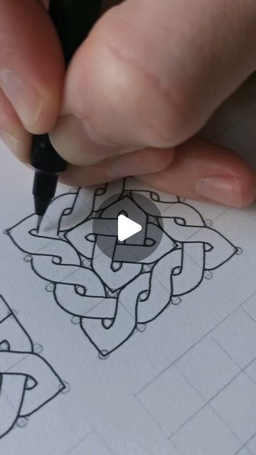 Rob on Instagram: "One simple grid four different ways. If you wanna get into celtic knot patterns, draw yourself a 4x4 grid and see how many different combinations you can come up with! I'm certain I can do a tonne of others so I'll be sharing them over the coming days. 🙏✌️ . . . . #mandala #mandalas #mandalatattoo #mandalaart #mandalalove #celticknot #robcart #Leedsartist #originalart #independentartist #originalartwork #sacredgeometry #fineliner #arttherapy #intricateart #artstagram #artistsoninstagram #instafineliner #mindfulness #freelancer" Celtic Knot Patterns, How To Draw Celtic Knots, Tangling Art Patterns, Celtic Designs Pattern, Random Patterns Drawing, Celtic Drawings, Sacred Geometry Art Mandalas, Celtic Knot Tutorial, Viking Knot