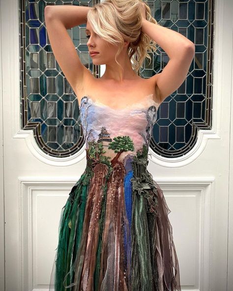 Sylvie Facon Créatrice France (@sylviefaconcreatricefrance) • Instagram photos and videos Fairytale Fashion, Fairytale Dress, Fantasy Dress, Art Dress, Fantasy Fashion, Fancy Dresses, Costume Design, Dream Dress, Couture Fashion