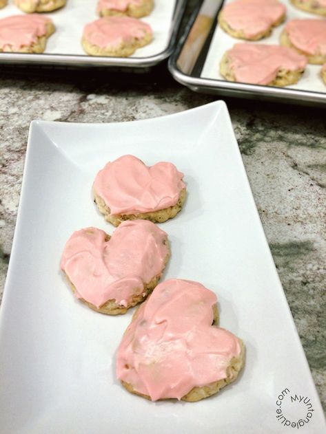 Sweetheart Cookies, Valentines Day Cookie Recipe, Date Cookies, Dove Chocolate, Valentines Day Cookies, Heart Cookies, Chocolate Hearts, Quick Oats, Sweet Heart