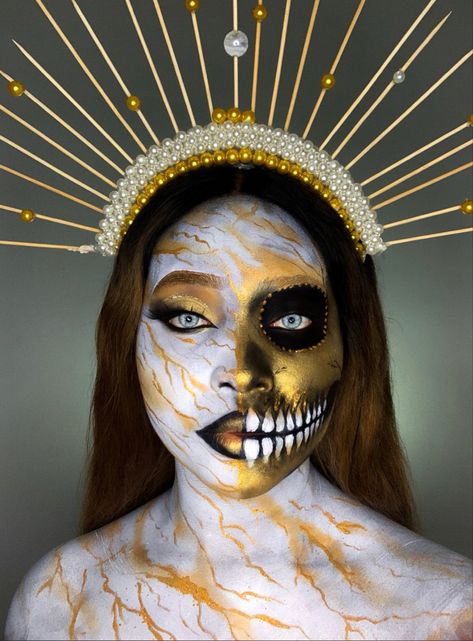 Half skull half marble make up look Full Body Makeup, Half Skull Makeup, Marble Makeup, Eye Makeup Images, Creepy Makeup, Glitter Makeup Looks, Creepy Halloween Makeup, Skeleton Makeup, Special Fx Makeup