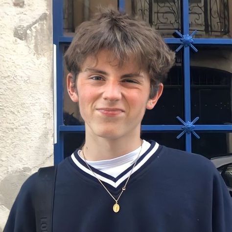 Teen Boy Face Claim Brown Hair, Short Masculine Haircut, Light Brown Hair Men, Brown Hair Male, James Sirius Potter, Feminine Face, Brown Hair Men, Old Faces, Oc Inspo