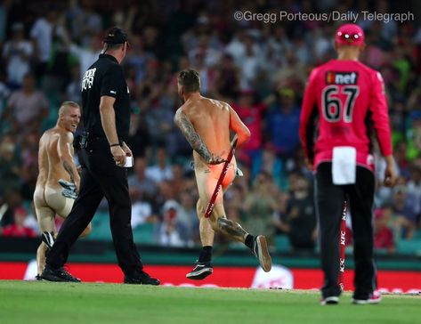 Australian SCG streaking heroes Chad Sharp and Josh Hudson Crickets Funny, Rugby Men, Top Funny, Funny Moments, Rugby, Fails, Sumo Wrestling, Soccer Field, History