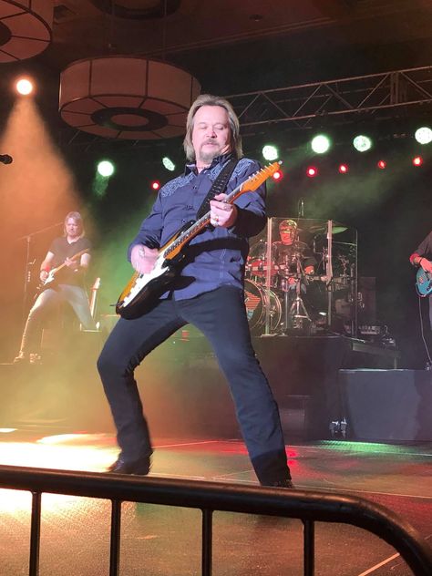 Travis Tritt, Country Boy, Country Music Singers, Music History, Country Boys, Country Singers, Country Music, Concert, History