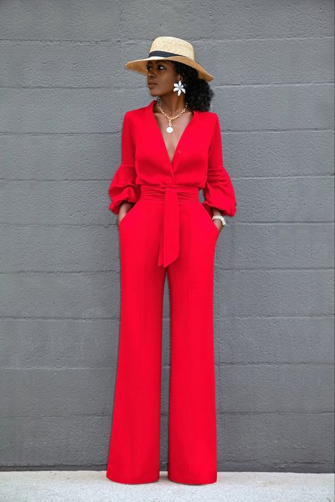 #combi #combinaison Elegante Jumpsuits, Classy Jumpsuit, Style Pantry, Jumpsuit Elegant, Woman Suit Fashion, فستان سهرة, Red Jumpsuit, Elegantes Outfit, Jumpsuit Fashion