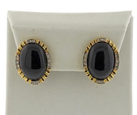 Gold Onyx Pierced Earrings, Luxury Onyx Round Earrings, Elegant Yellow Gold Onyx Earrings, Luxury Yellow Gold Onyx Earrings, Black Onyx Earrings With Polished Finish, Black Bangle, Gold Ornaments, Temple Jewellery, Ring Finger