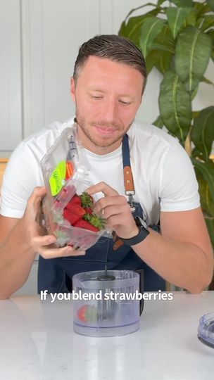 3.9M views · 56K reactions | Healthy Fruit Roll Ups 🍓🙌 | Keto Snackz | Keto Snackz · Original audio Healthy Fruit Roll Ups, Quick Easy Healthy Meals, Fruit Roll, Strawberry Juice, Meal Prep Ideas, Strawberry Margarita, Fruit Roll Ups, Healthy Fruit, Low Calorie Desserts