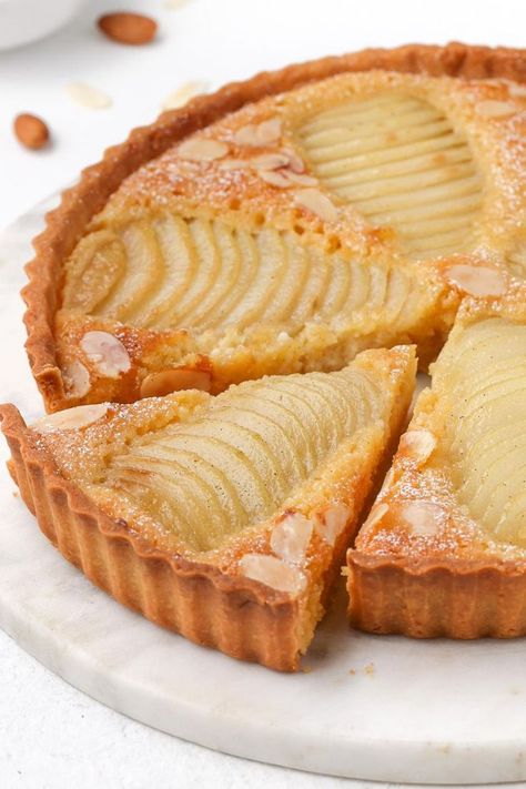 This classic Pear Frangipane Tart, called Tarte Bourdaloue in French, makes a delicious Autumn and Winter dessert that is full of flavours and texture. Winter Pastry, Abruzzese Recipes, Pate Sucree Recipe, Frangipane Recipe, Sweet Shortcrust Pastry Recipe, Pear Frangipane Tart, Pear And Almond Tart, Shortcrust Pastry Recipes, Easy Tart Recipes