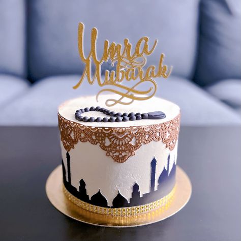 Umrah Mubarak Cake Ideas, Umrah Party, Ramadan Cake, Umrah Mubarak, Eid Cake, Decorator Frosting, 2 Tier Cake, Ramadan Decorations, Creative Cakes