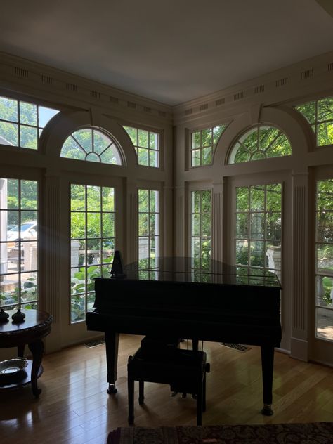 grand piano, house goals, sun room, windows Grand Pianos In Living Room, Piano Sunroom, Piano In Sunroom, Big Windows Aesthetic, Piano In House, Piano Room Aesthetic, Home With Big Windows, Big Window House, Grand Piano Aesthetic