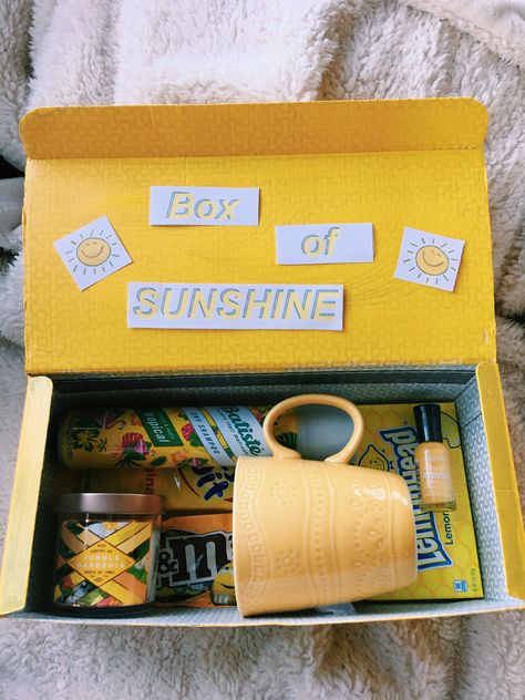 perfect for you but honestly seeing words that it's box of sunshine i expect you packed inside and it will be all that is needed there Anniversaire Diy, Box Of Sunshine, Cute Birthday Gift, Cadeau Diy, Cardboard Tubes, Bff Gifts, Mason Jar Diy, Diy Birthday Gifts, Friend Birthday Gifts