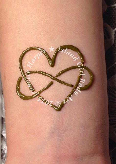 Infinity heart henna design islandgirlhenna.com Heart Henna Designs, Simple Hand Henna, Heart Henna, Henna For Beginners, Small Henna Designs, Beginner Henna, Small Henna, Henna Inspo, Henna Body Art