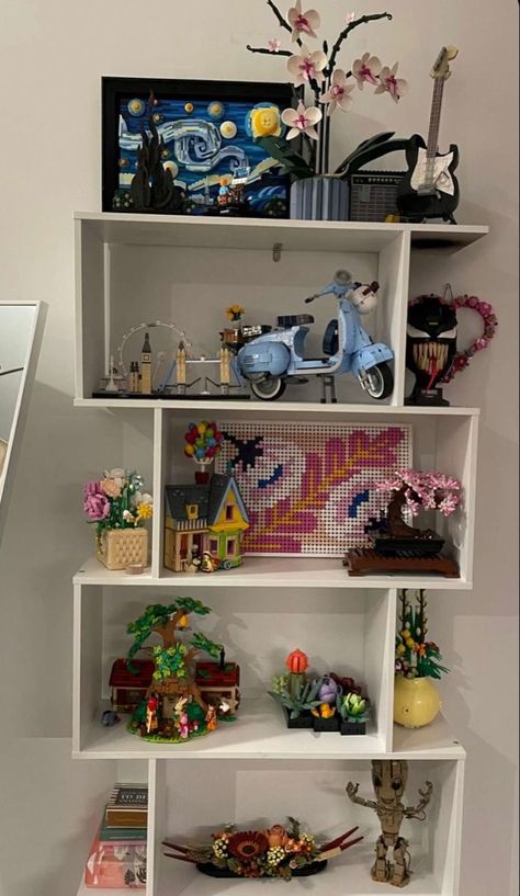 Lego Set Display Ideas, Lego Collection Display, Lego Room Decor, Lego Display, Lego Room, Cute Bedroom Decor, Pretty Room, Dreamy Room, Apartment Decor Inspiration