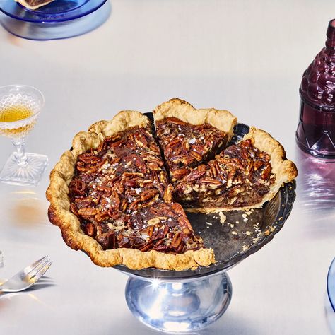 Bourbon-Date Pecan Pie Recipe | Bon Appétit Best Pecan Pie Recipe, Pasta Alla Vodka, Chopped Dates, Best Pecan Pie, Creamy Mushroom Pasta, Recipes For Breakfast, Pecan Pie Recipe, Dried Beans, Pie Dessert