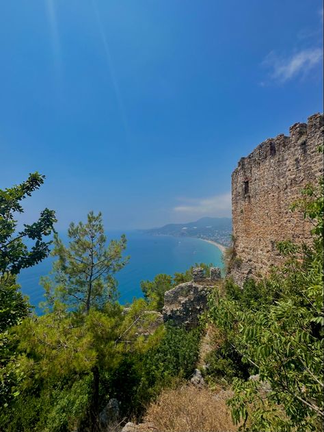 Alanya Turkey Beach Cleopatra, Summer Trip Aesthetic, Nature Castle, Turkey Beach, Turkey Vacation, Alanya Turkey, Trip Aesthetic, Blue Vibes, Beach Blue