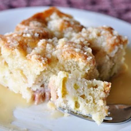 Cream Cheese Bars Recipe, Rhubarb Coffee Cakes, Streusel Cake, Cream Cheese Bars, Rhubarb Desserts, Rhubarb Cake, Cheese Bar, Vanilla Sauce, Cake Vanilla