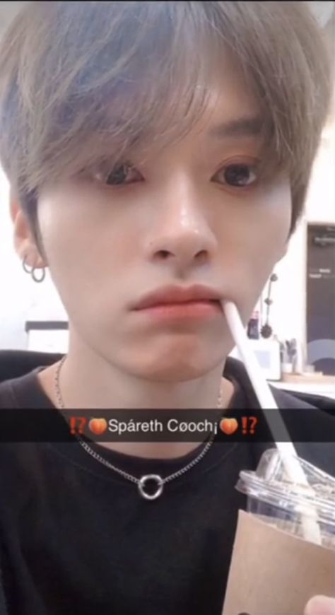 Lee Know Snaps, Lee Know Snapchat, Felix Snapchat, Skz Snapchat, Skz Snaps, Boys Snap, Kids Snapchat, Cursed Kpop, Kpop Snapchat