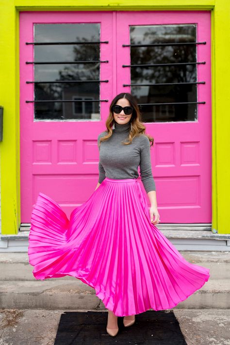 Pink Pleated Flare Skirt Pink Pleated Skirt Outfit, Pink Skirt Outfit, Pink Skirt Outfits, Rok Midi, Pleated Flare Skirt, Hot Pink Skirt, Accordion Skirt, Skirt Outfit Ideas, Pleated Fashion