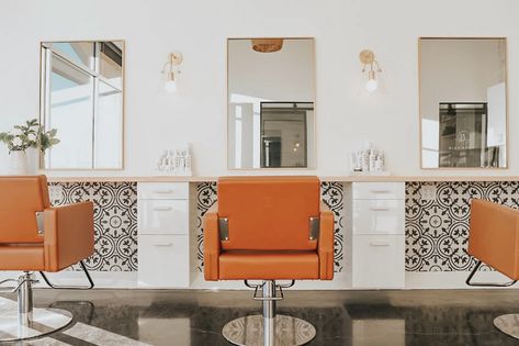 2022 Salon Interior Design Trends - Design - Salon Today Salone Shabby Chic, Beauty Salon Interior Design Ideas, Shabby Chic Salon, Hair Salon Interior Design, Salon Interior Design Ideas, Elegance Hair, Nail Salon Interior Design, Beauty Salon Interior Design, Salon Styling Chairs