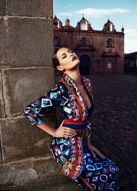 October 2013 issue of Woman Madame Figaro Moda Peru, Mode Editorials, Women's Shooting, Madame Figaro, Latina Fashion, Fashion Night, Classy And Fabulous, Aztec Print, Fashion Photoshoot