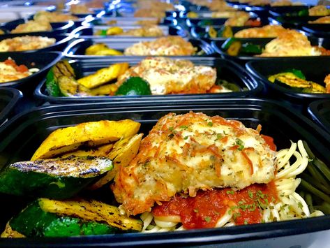 How To Start A Meal Prep Business, Meal Prep For Truck Drivers, Meal Prep Business, Catering Meals, Meal Service, Prepping Ideas, Business Mind, Food Delivery Business, Chef Ideas