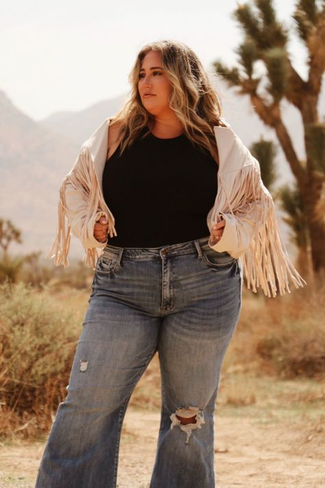 Cute Plus Size Tops, Boho Cowgirl Style Western Chic Plus Size, Boho Western Plus Size Outfits, Plus Size Rodeo Outfits For Women, Western Style Plus Size, Plus Size Country Outfits, Boho Cowgirl Style Western Chic, Plus Size Western Outfits Woman, Plus Size Western Outfits